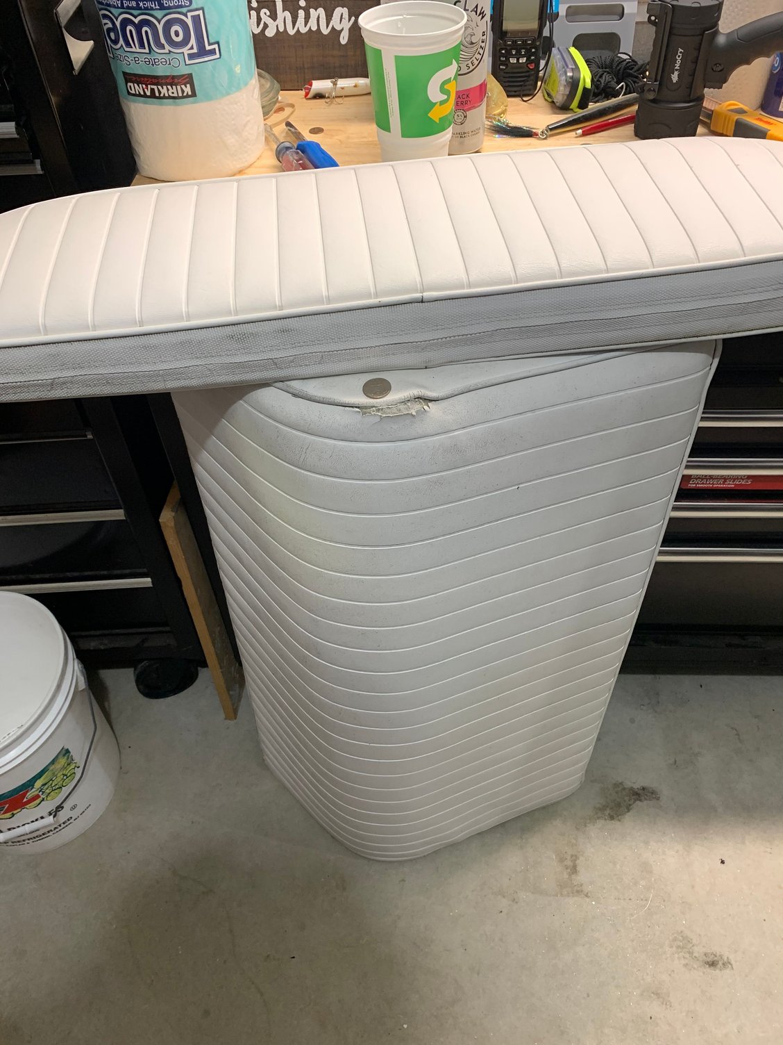 Regulator 26 Leaning Post Cushion The Hull Truth Boating and Fishing Forum