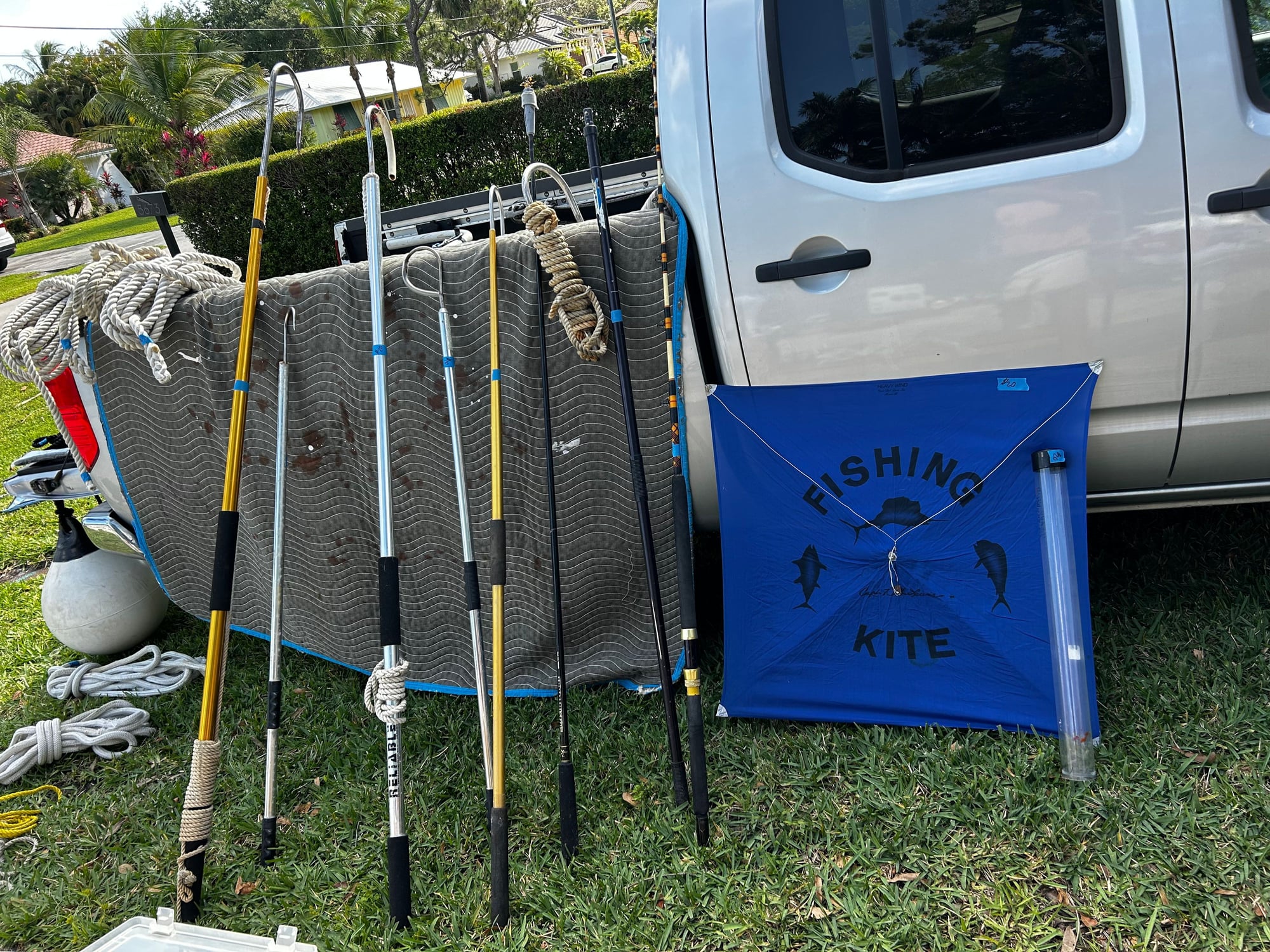 Rod holder placement for kite & swordfishing - The Hull Truth - Boating and  Fishing Forum