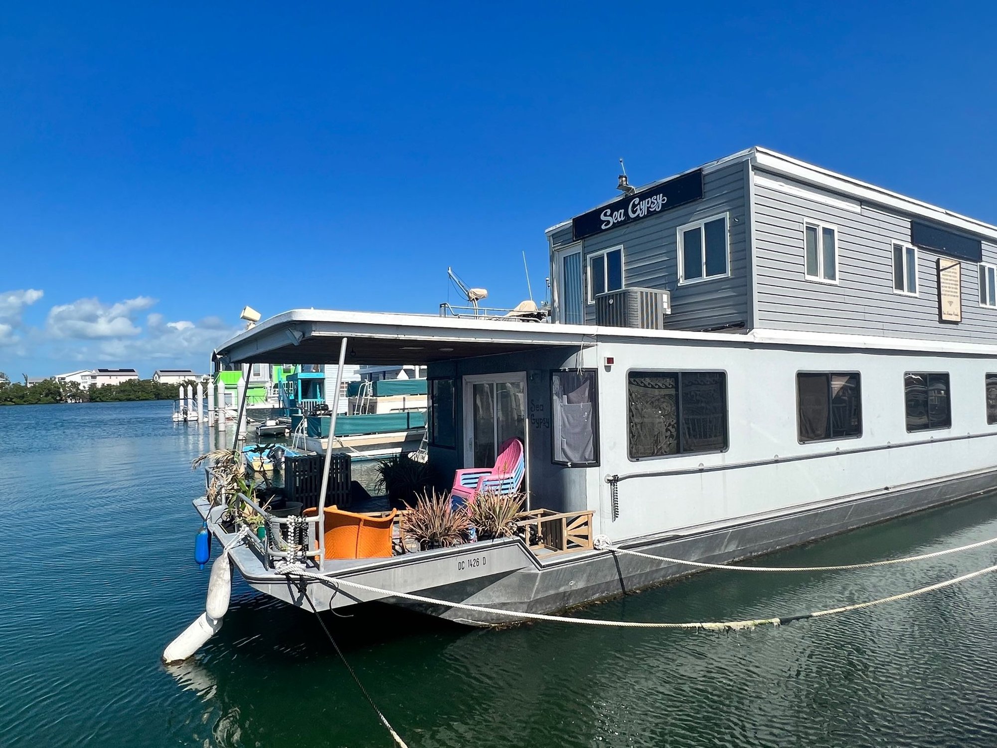 1996 Sunstar Houseboat with leasehold slip rights in Key West The