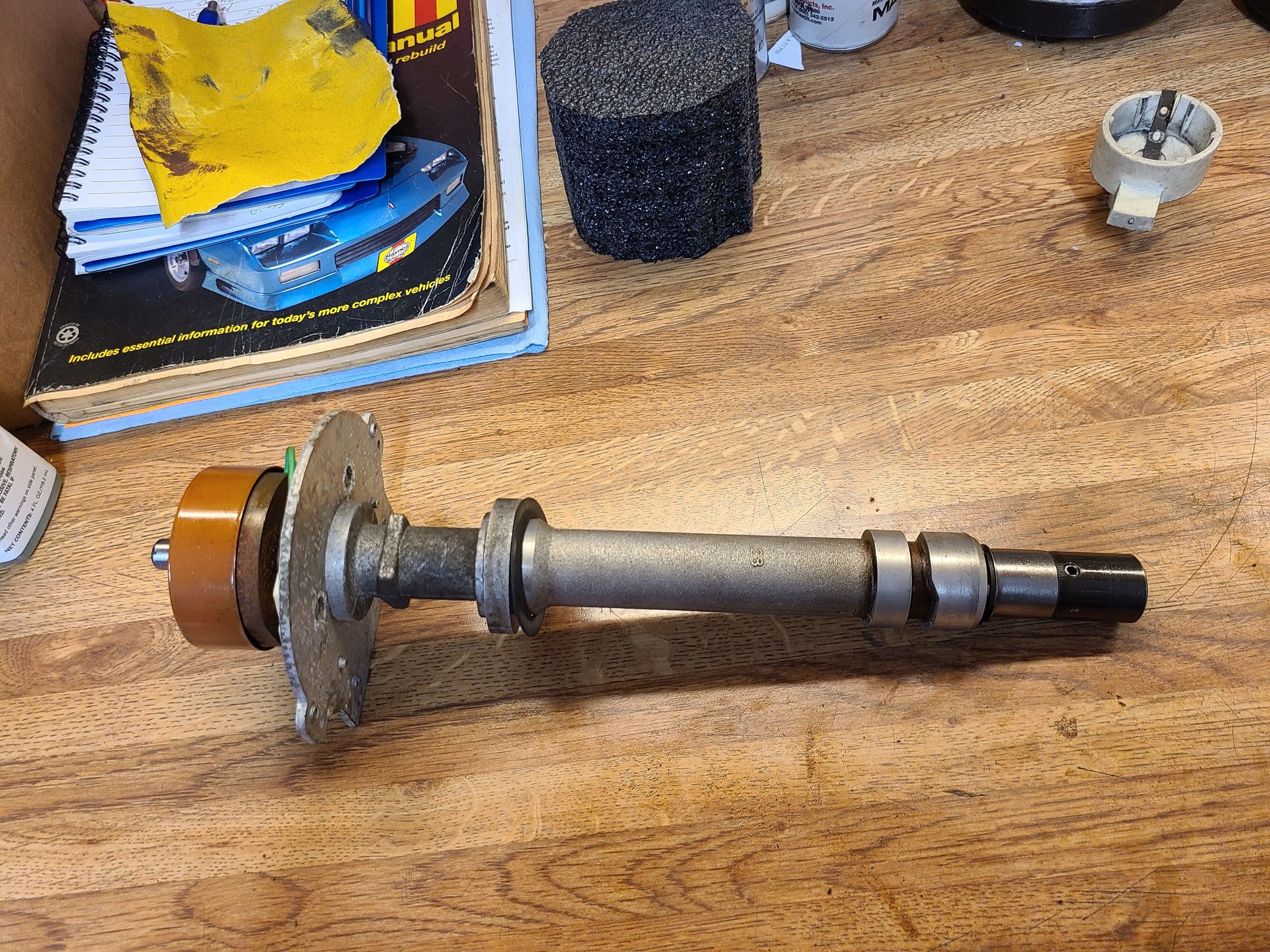 Distributor with ground gear for priming, knew there was a reason i held onto this, lol!