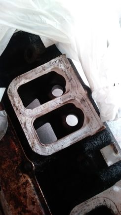 2.8L lower intake to head