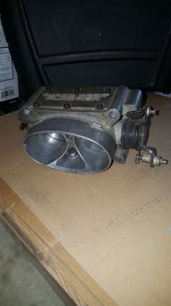 Old Throttle body. 1987 TPI 5.7