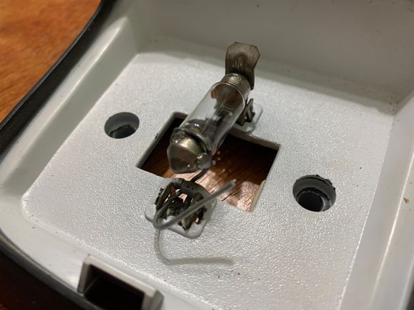 “Ingenious“ idea to fix missing prong lol