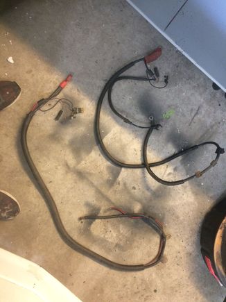 bottom wire is original to the 85.