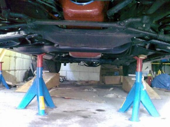 The exhaust system and transmission crossmember is fitted close to the bottom of the car, creating good ground clearance.