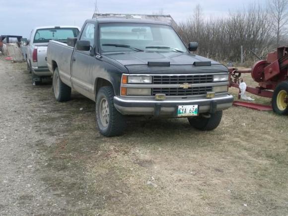 1990 Chevy Scottsdale 4x4, 350 auto, 265/75/16 tires,