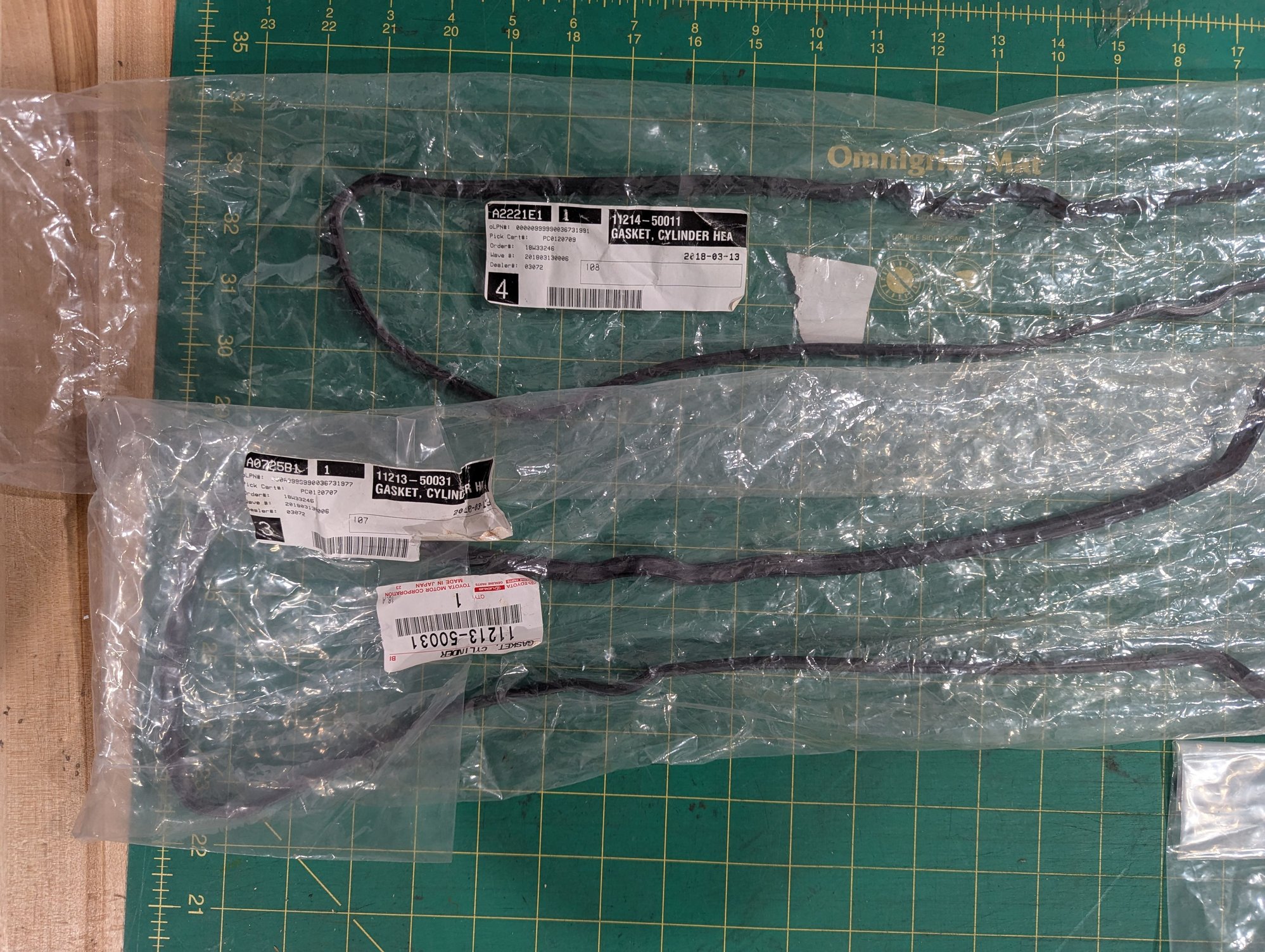 2UZFE Valve Cover Gaskets