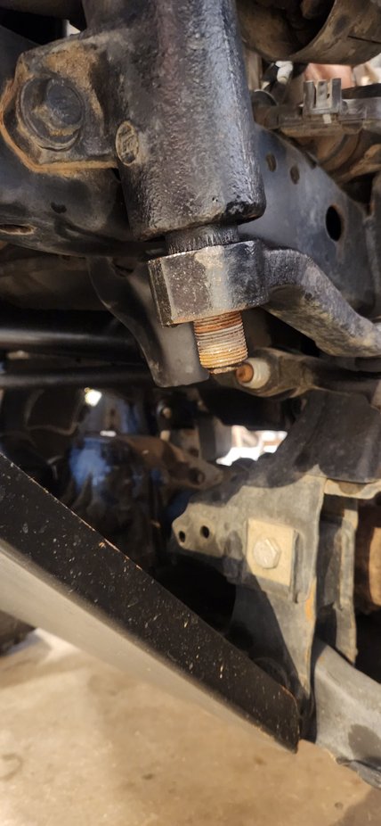 I had been dreading dealing with this pitman arm since the night i towed it home. Almost every day for the past month i walked outback and gave it a shot of wd-40 to try and soak it into the splines.