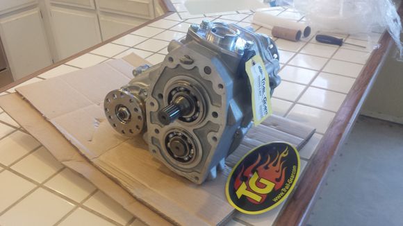 oooh ! single case 4.7 ready to go in ! installing at the same time a turbo clutch and flywheel going into a w-56 ...i hope it fits !