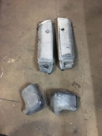84 4runner rear rock guards, missing one screw cap
Yes they are that faded, make me an offer... see picture above for reference