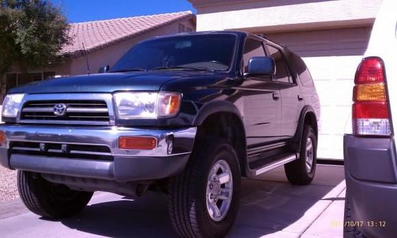 First shots of her in the driveway.  Driver side front.