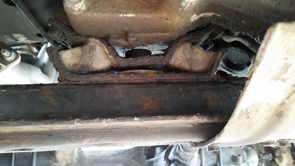 Bent t-case mount?