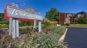 Brookview Village Apartments - Glenview, IL
