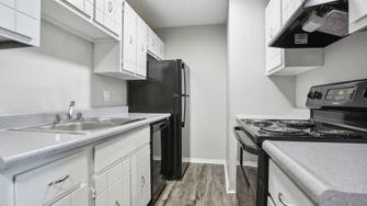 Raytown Village Apartments - Raytown, MO