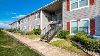 Cypress Bend Apartments - Beaumont, TX