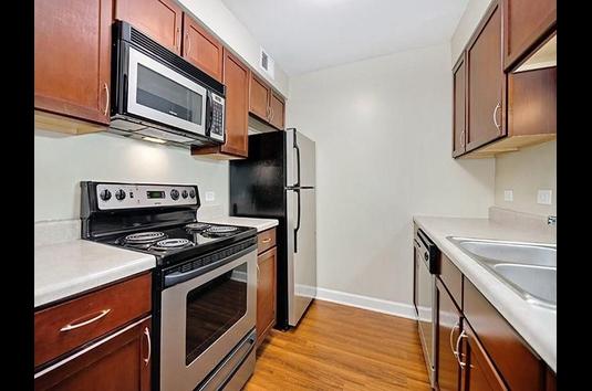 Lakeside Apartments 224 Reviews Lisle Il Apartments For Rent