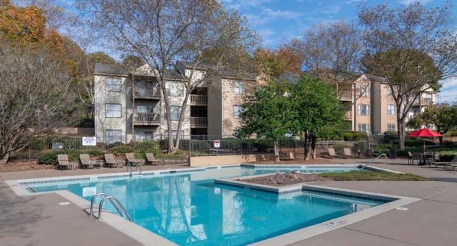 Landmark at Bella Vista Apartment Homes 228 Reviews