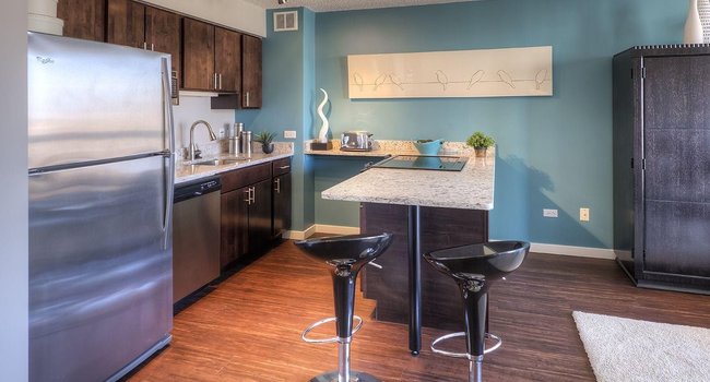 One Superior Place Apartments 301 Reviews Chicago Il Apartments For Rent Apartmentratings C