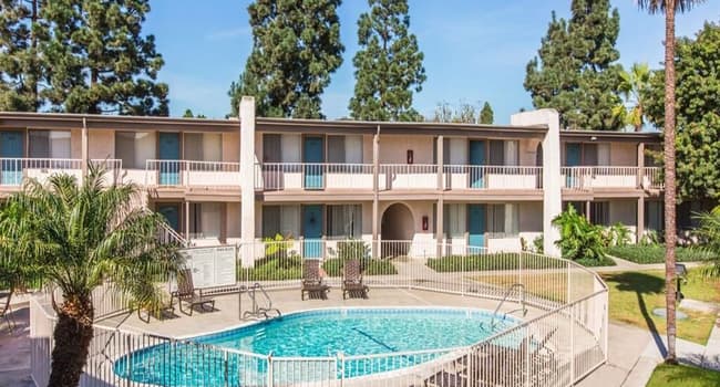 Sandpointe Apartments  - Huntington Beach CA