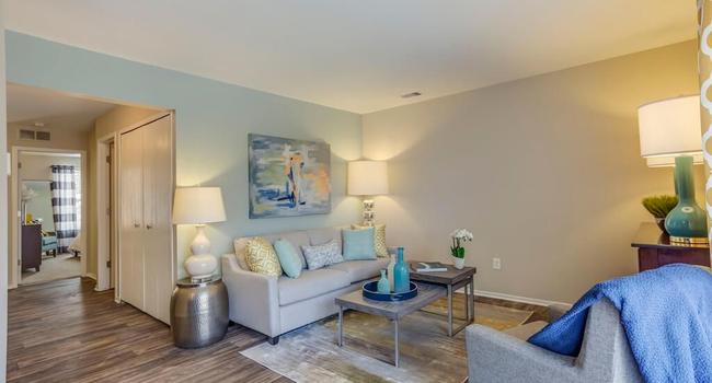 Spring Valley Apartments 70 Reviews Farmington Hills Mi