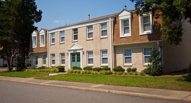 Thalia Gardens Apartments and Townhomes - 165 Reviews | Virginia Beach