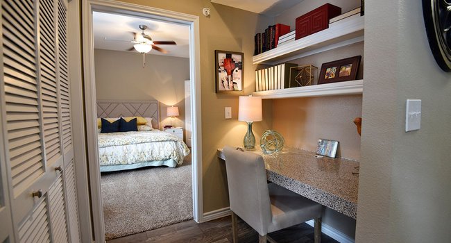 Lodge at Kingwood Apartments - 210 Reviews | Kingwood, TX Apartments