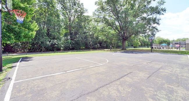 Roberts Mill Apartments - 264 Reviews | Maple Shade, NJ Apartments for