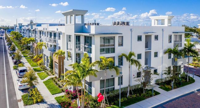 Art Square 48 Reviews Hallandale Beach Fl Apartments For Rent Apartmentratings C