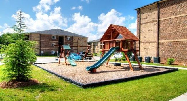 Hayleigh Village Apartments 142 Reviews Greensboro Nc