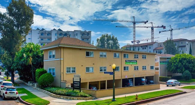 Strathmore Arms Apartments - Los Angeles CA