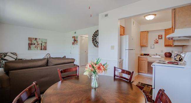 Pickwick Farms Apartments - 35 Reviews | Indianapolis, IN Apartments