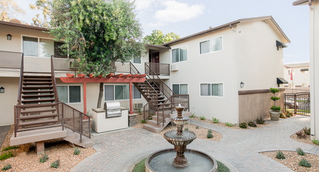 Lakewood Manor Apartments - Lakewood CA