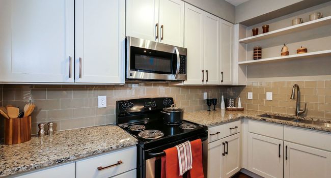 The Covington On Cherry Creek By Cortland 285 Reviews Denver