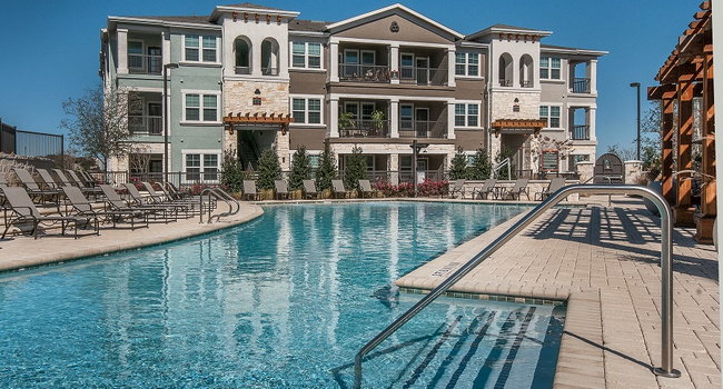 Wiregrass at Stone Oak Luxury Apartments