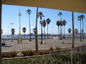 Surf Terrace 5 Reviews Long Beach Ca Apartments For Rent Image Of Surf Terrace In Long Beach Ca