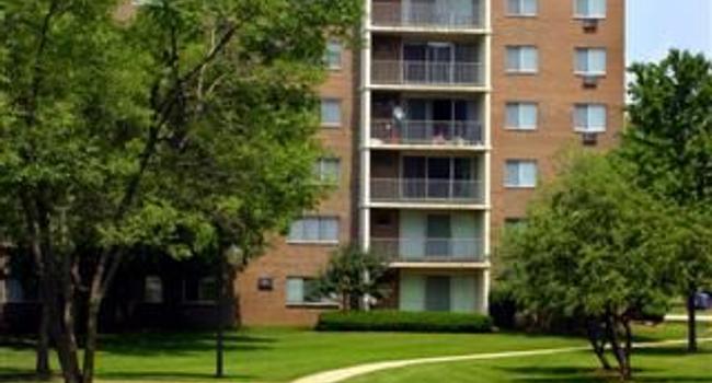 Village in the Park - 229 Reviews | Schaumburg, IL Apartments for Rent | ApartmentRatings©