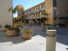 Surf Terrace 5 Reviews Long Beach Ca Apartments For Rent Image Of Surf Terrace In Long Beach Ca