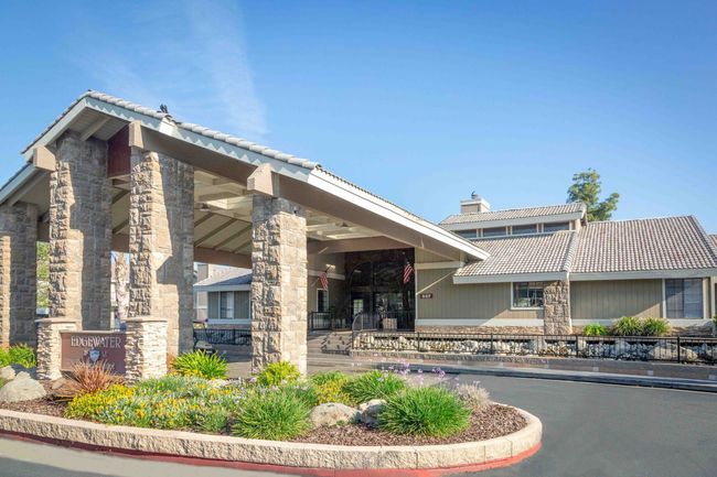 Edgewater Isle - 95 Reviews | Hanford, CA Apartments for Rent