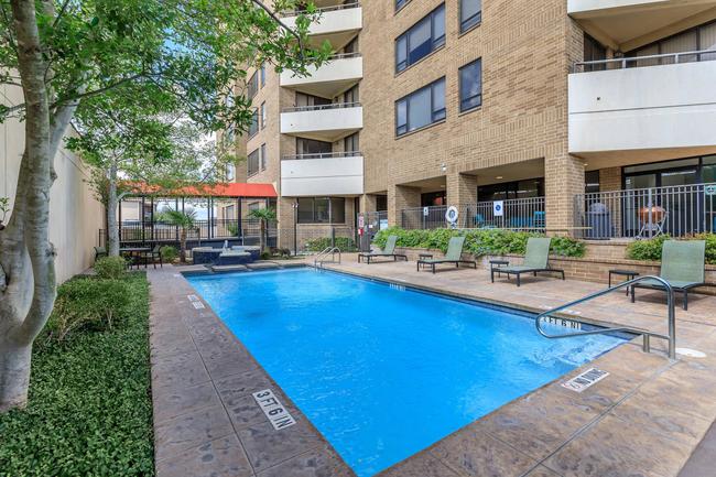 Enclave at 1550 High Rise Apartments - 133 Reviews | San Antonio, TX